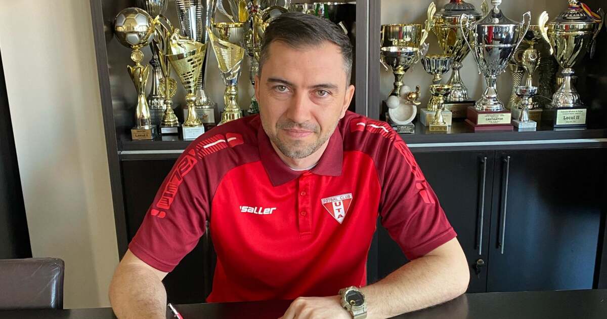 Flavius Sabău preia frâiele Academiei UTA: Noutăți proaspete! Flavius Sabău preia frâiele Academiei UTA: Noutăți proaspete!