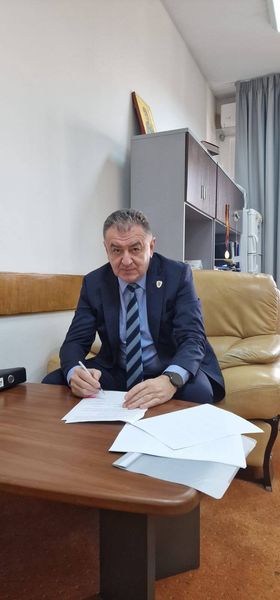 Cristian Gentea deschide centrul de colectare deșeuri reciclabile la Pitești Cristian Gentea deschide centrul de colectare deșeuri reciclabile la Pitești