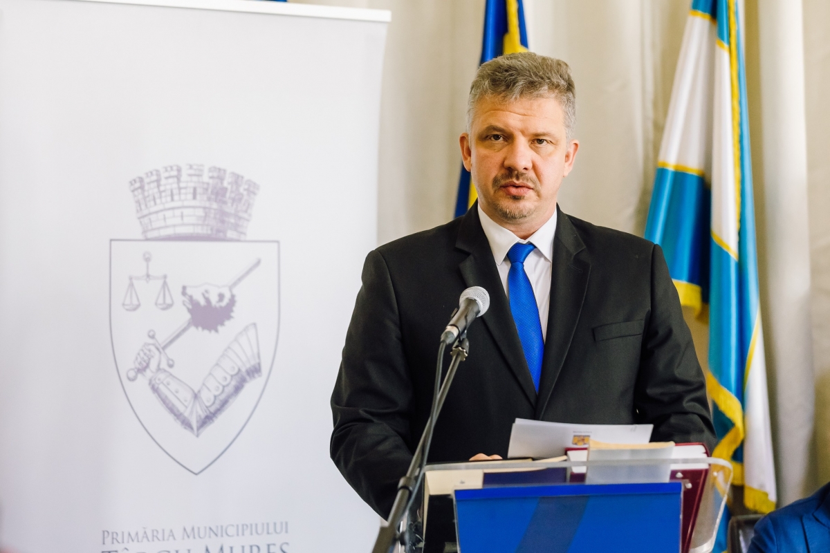 Soos Zoltán, primarul din Târgu Mureș, vorbește la Monumentul Secuilor Soos Zoltán, primarul din Târgu Mureș, vorbește la Monumentul Secuilor